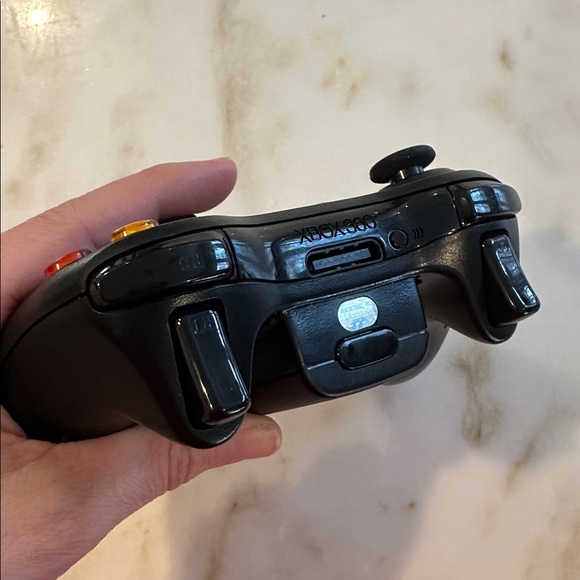 Xbox Game Controller - Picture 2 of 2
